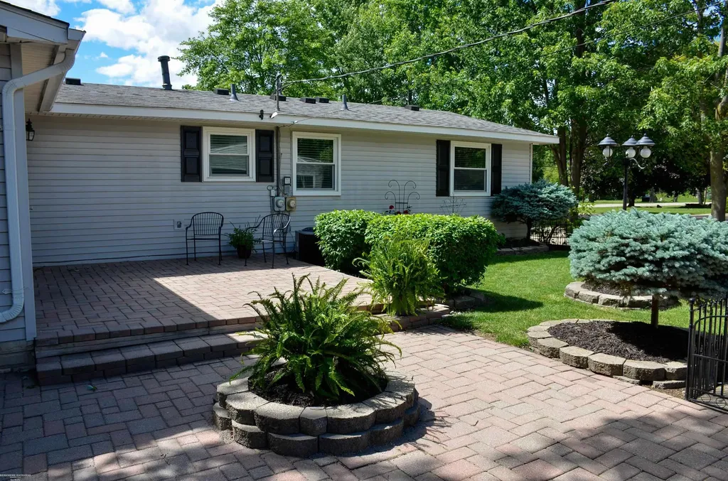50400 Fairchild Road Chesterfield Township MI 48051