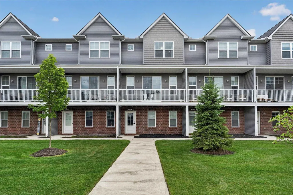 3981 Trailway Commons Circle Auburn Hills City MI 48326