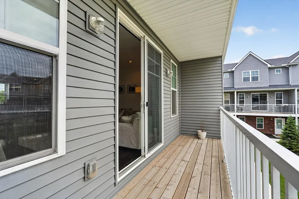 3981 Trailway Commons Circle Auburn Hills City MI 48326