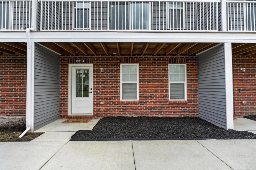 3981 Trailway Commons Circle Auburn Hills City MI 48326