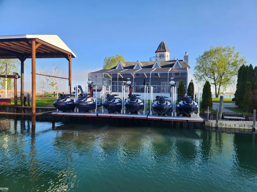 9565 Sni Bora Bayou Clay Township MI 48028