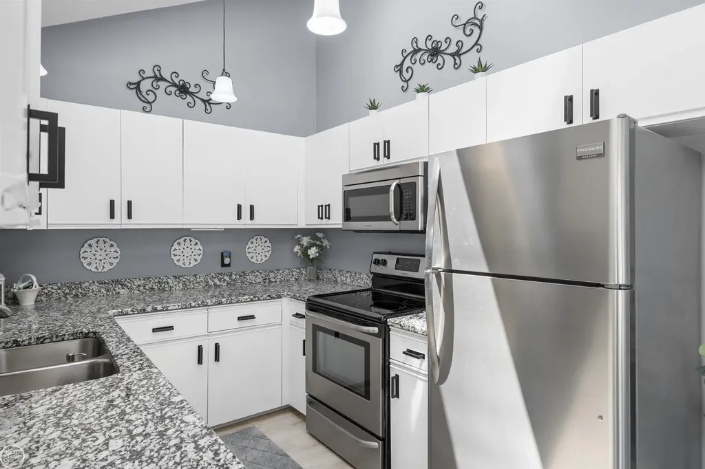 57271 Silver Maple Drive Washington Township MI 48094