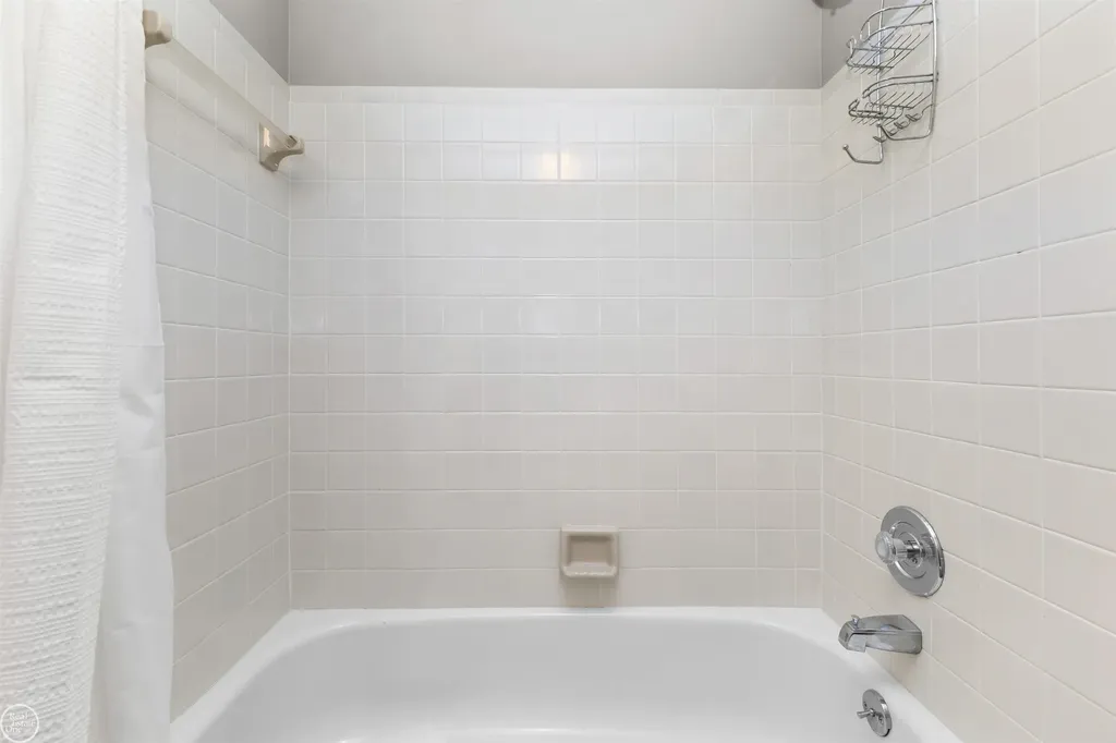57271 Silver Maple Drive Washington Township MI 48094