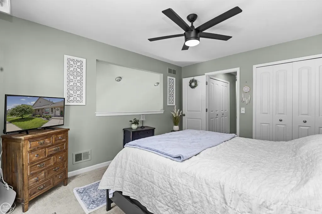 57271 Silver Maple Drive Washington Township MI 48094