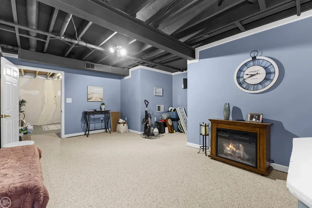 57271 Silver Maple Drive Washington Township MI 48094
