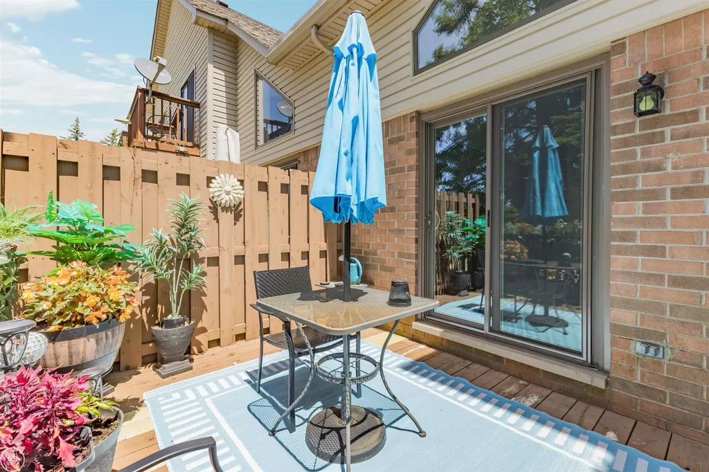 57271 Silver Maple Drive Washington Township MI 48094