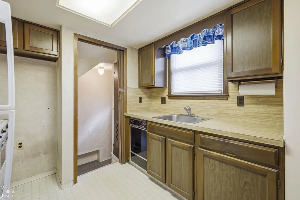 2446 Harvard Road Berkley City MI 48072