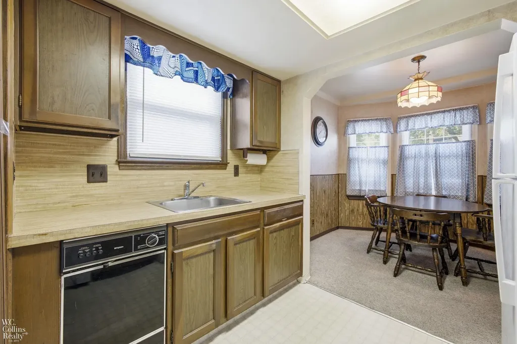 2446 Harvard Road Berkley City MI 48072