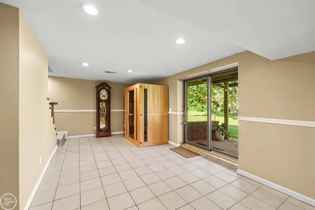 755 E Romeo Road Addison Township MI 48367