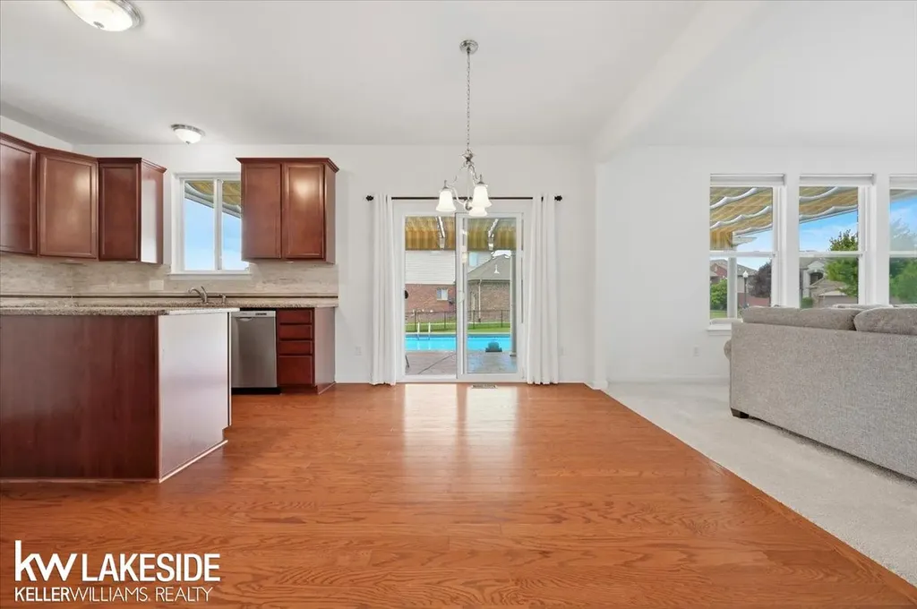 21965 Bellewood Drive Macomb Township MI 48044
