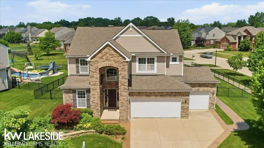 21965 Bellewood Drive Macomb Township MI 48044