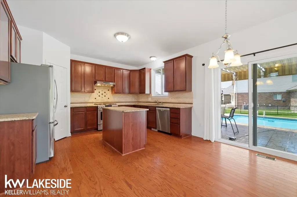 21965 Bellewood Drive Macomb Township MI 48044