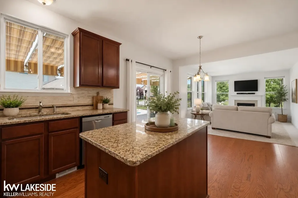 21965 Bellewood Drive Macomb Township MI 48044
