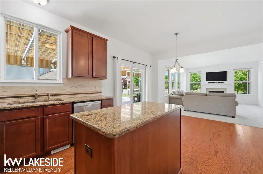 21965 Bellewood Drive Macomb Township MI 48044