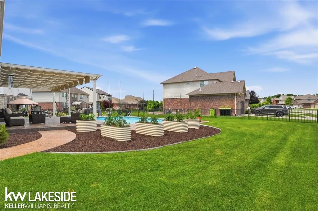 21965 Bellewood Drive Macomb Township MI 48044