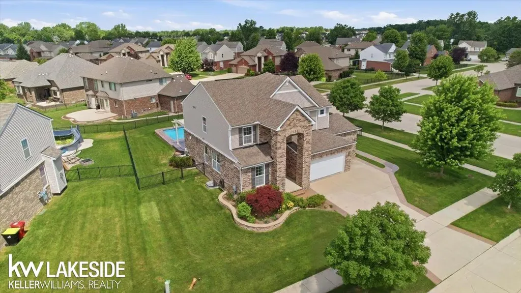 21965 Bellewood Drive Macomb Township MI 48044