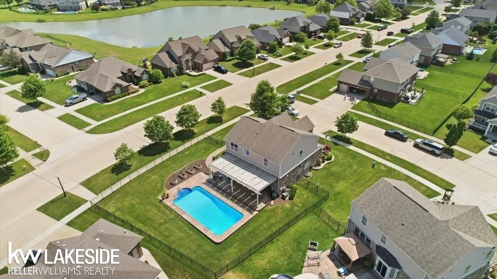 21965 Bellewood Drive Macomb Township MI 48044