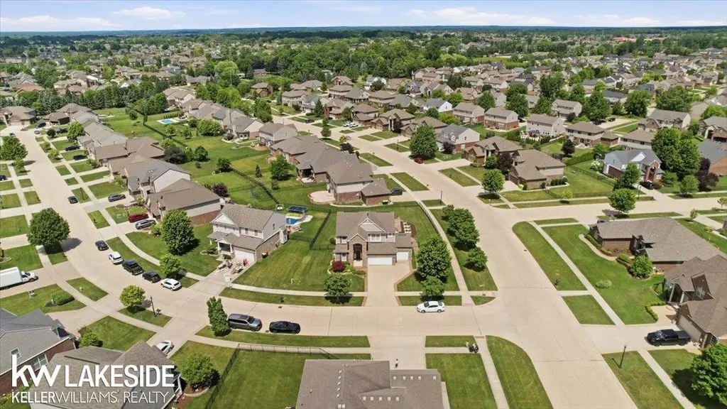 21965 Bellewood Drive Macomb Township MI 48044