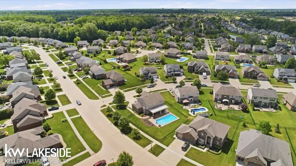 21965 Bellewood Drive Macomb Township MI 48044