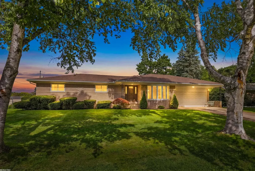 53375 Mark Drive Shelby Charter Township MI 48316
