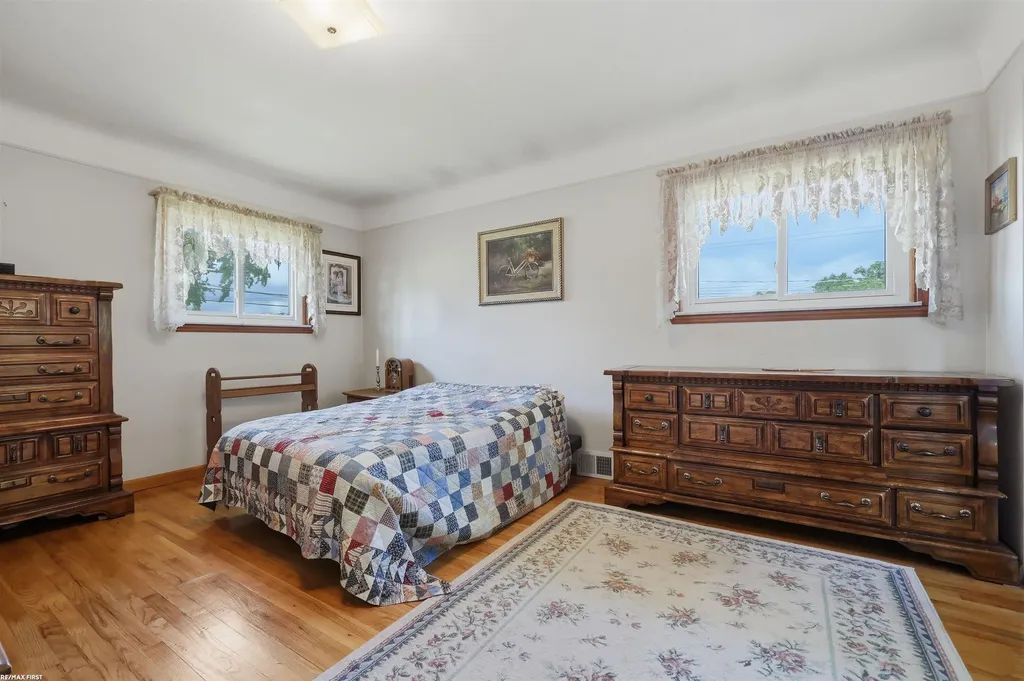 53375 Mark Drive Shelby Charter Township MI 48316
