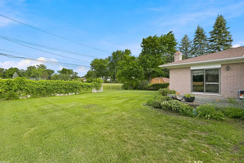 53375 Mark Drive Shelby Charter Township MI 48316