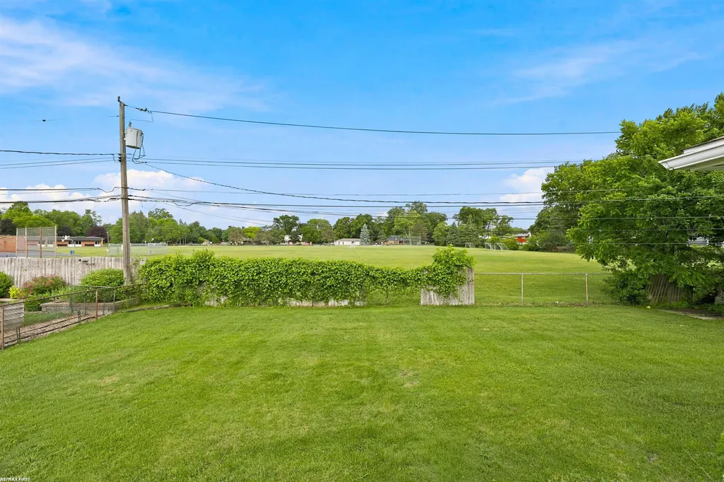 53375 Mark Drive Shelby Charter Township MI 48316