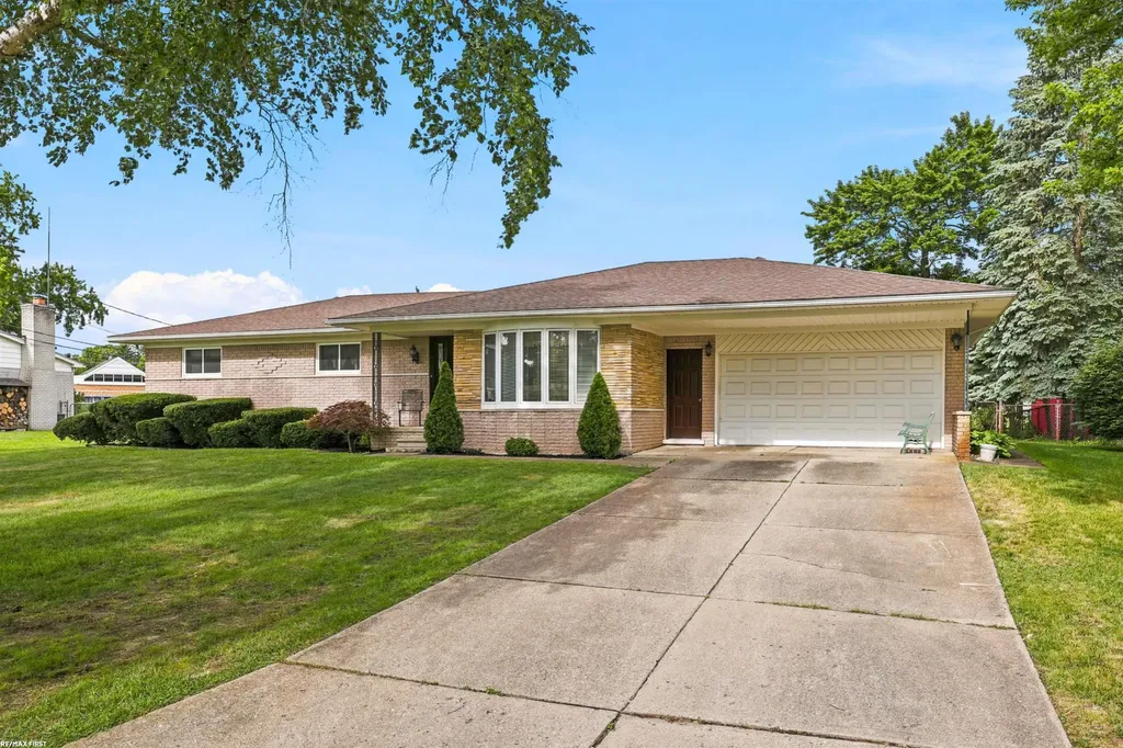 53375 Mark Drive Shelby Charter Township MI 48316