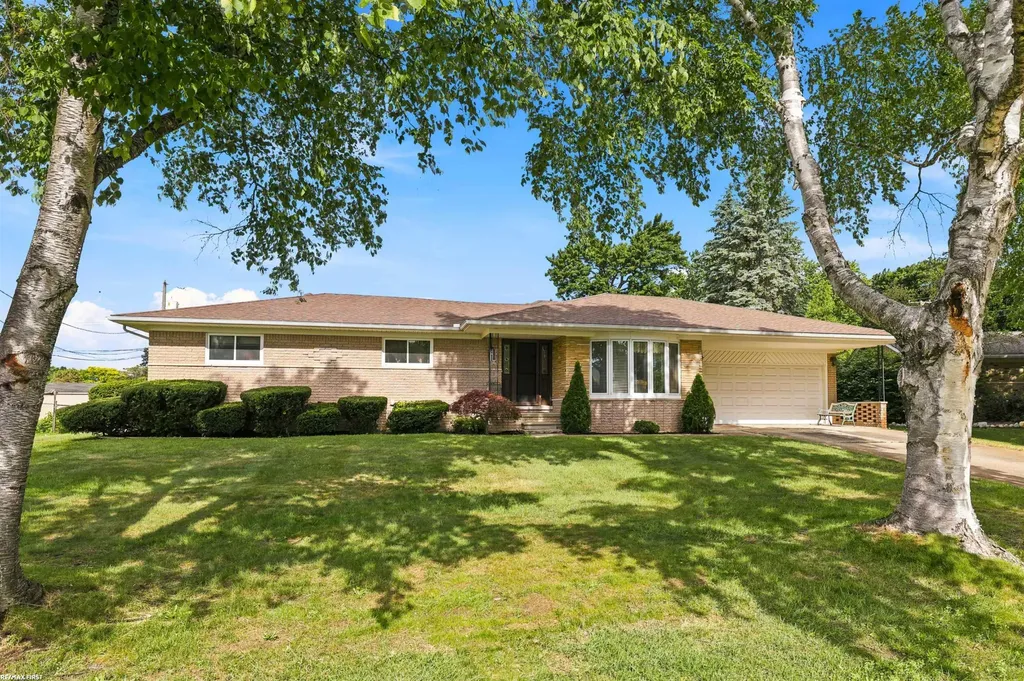 53375 Mark Drive Shelby Charter Township MI 48316