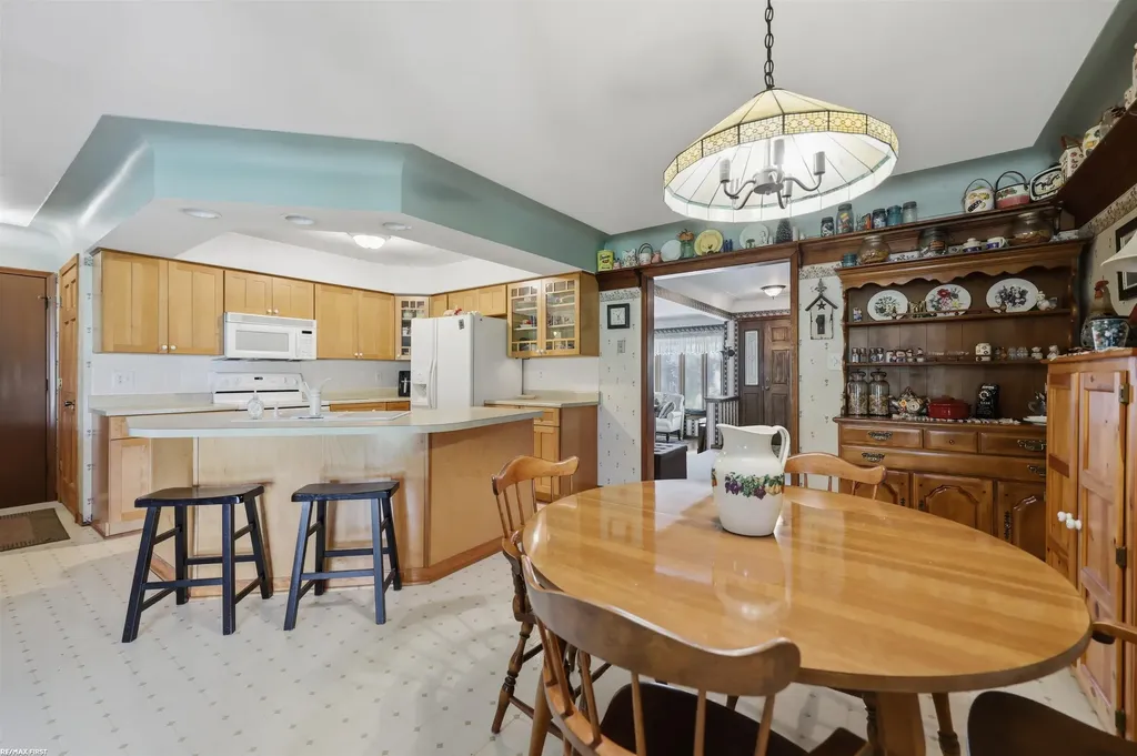53375 Mark Drive Shelby Charter Township MI 48316