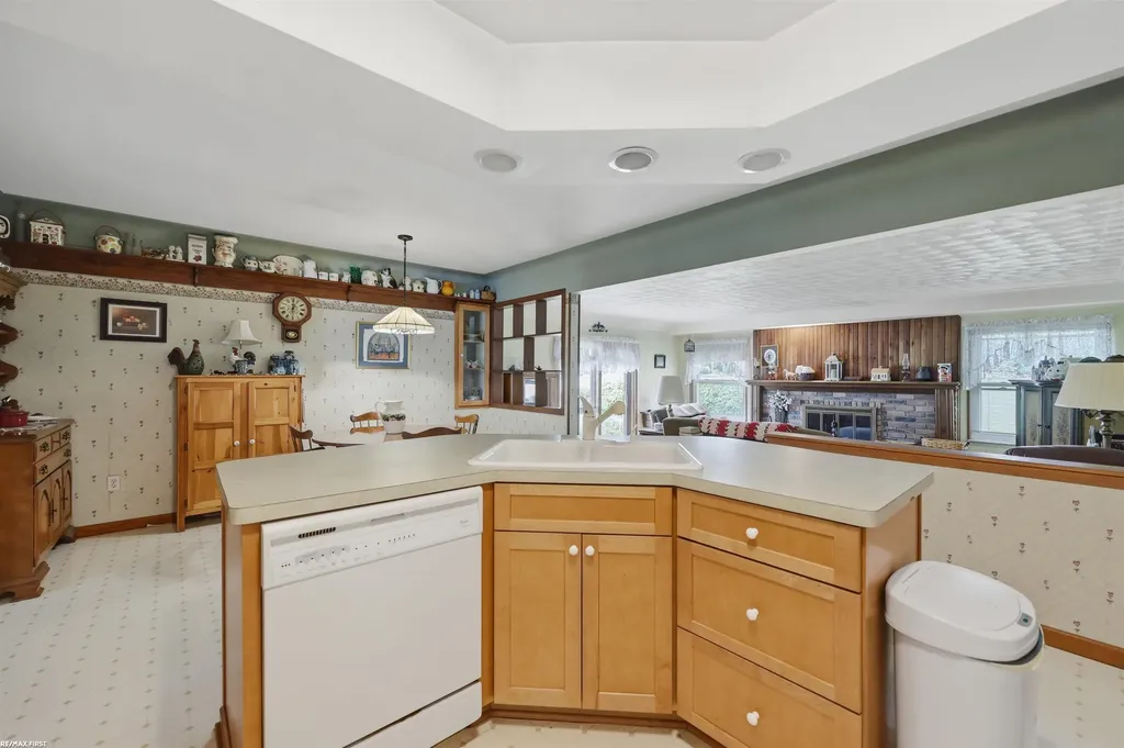 53375 Mark Drive Shelby Charter Township MI 48316