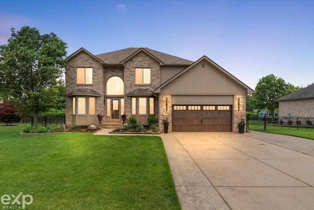 47645 Burlingame Drive Chesterfield Township MI 48047