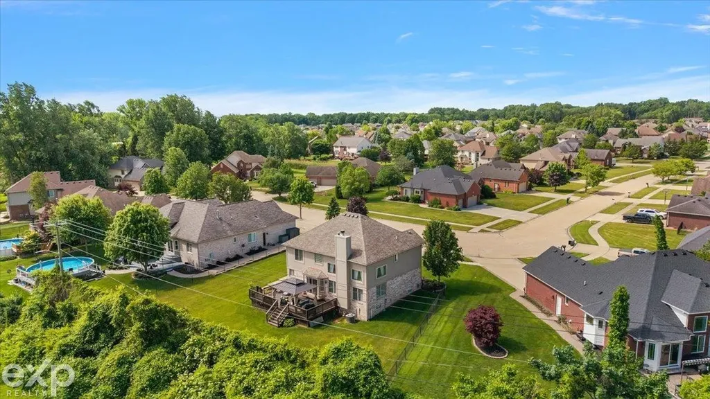 47645 Burlingame Drive Chesterfield Township MI 48047