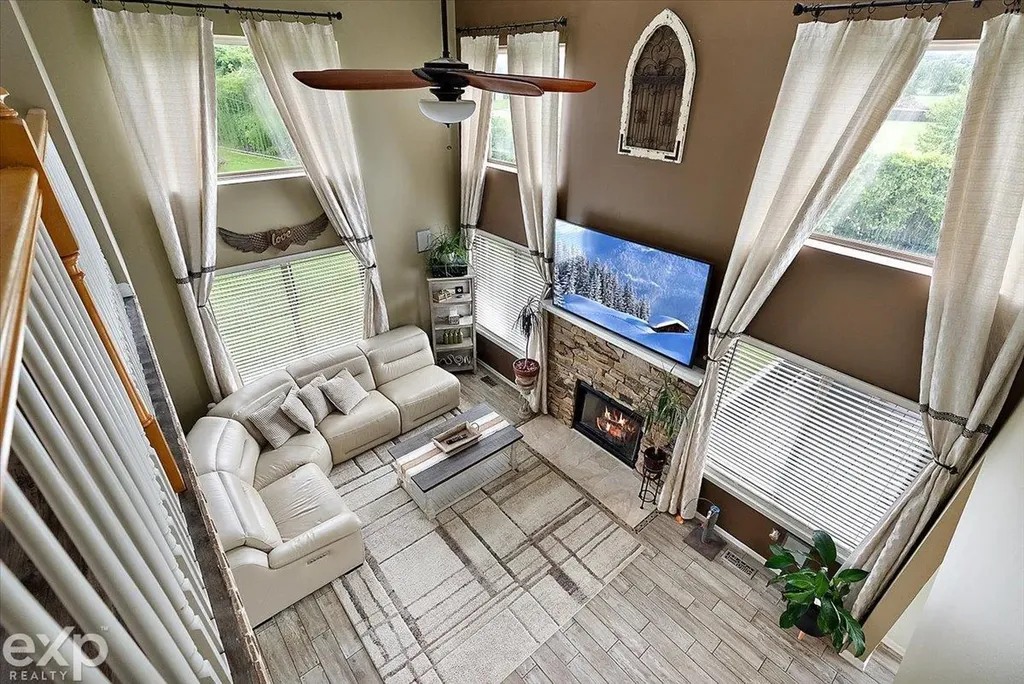 47645 Burlingame Drive Chesterfield Township MI 48047