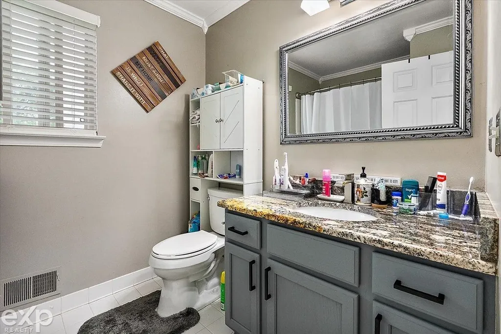 47645 Burlingame Drive Chesterfield Township MI 48047