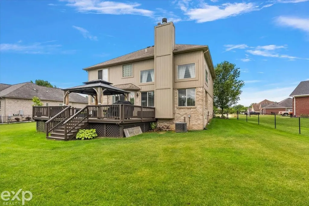 47645 Burlingame Drive Chesterfield Township MI 48047
