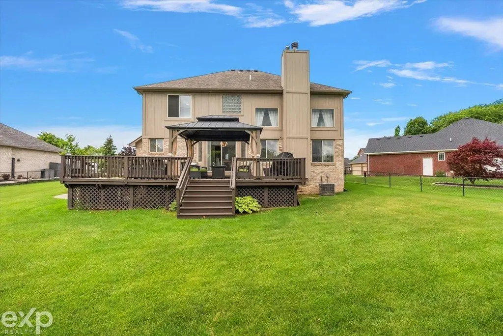 47645 Burlingame Drive Chesterfield Township MI 48047