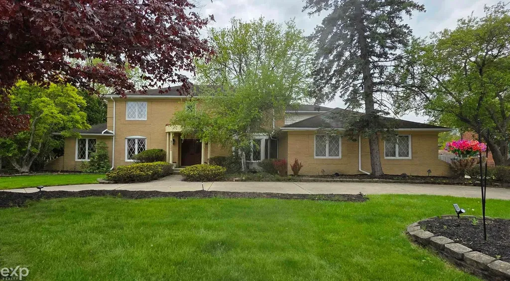 23223 Bellwood Drive Southfield City MI 48034