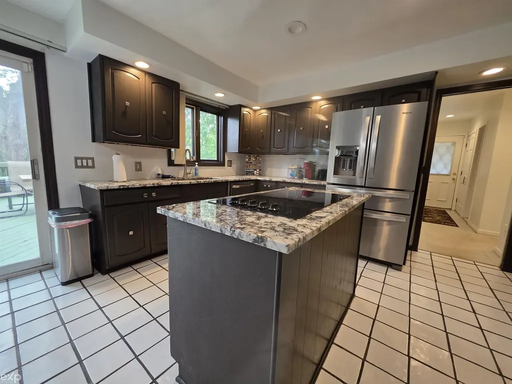 23223 Bellwood Drive Southfield City MI 48034