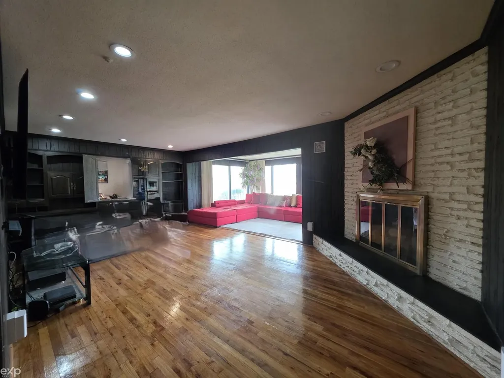 23223 Bellwood Drive Southfield City MI 48034