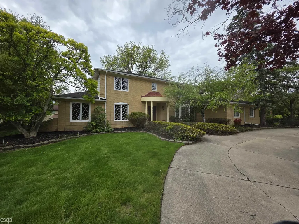 23223 Bellwood Drive Southfield City MI 48034