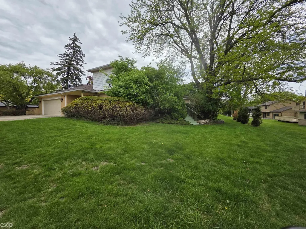23223 Bellwood Drive Southfield City MI 48034