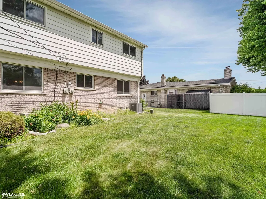 35385 Bobcean Road Clinton Charter Township MI 48035