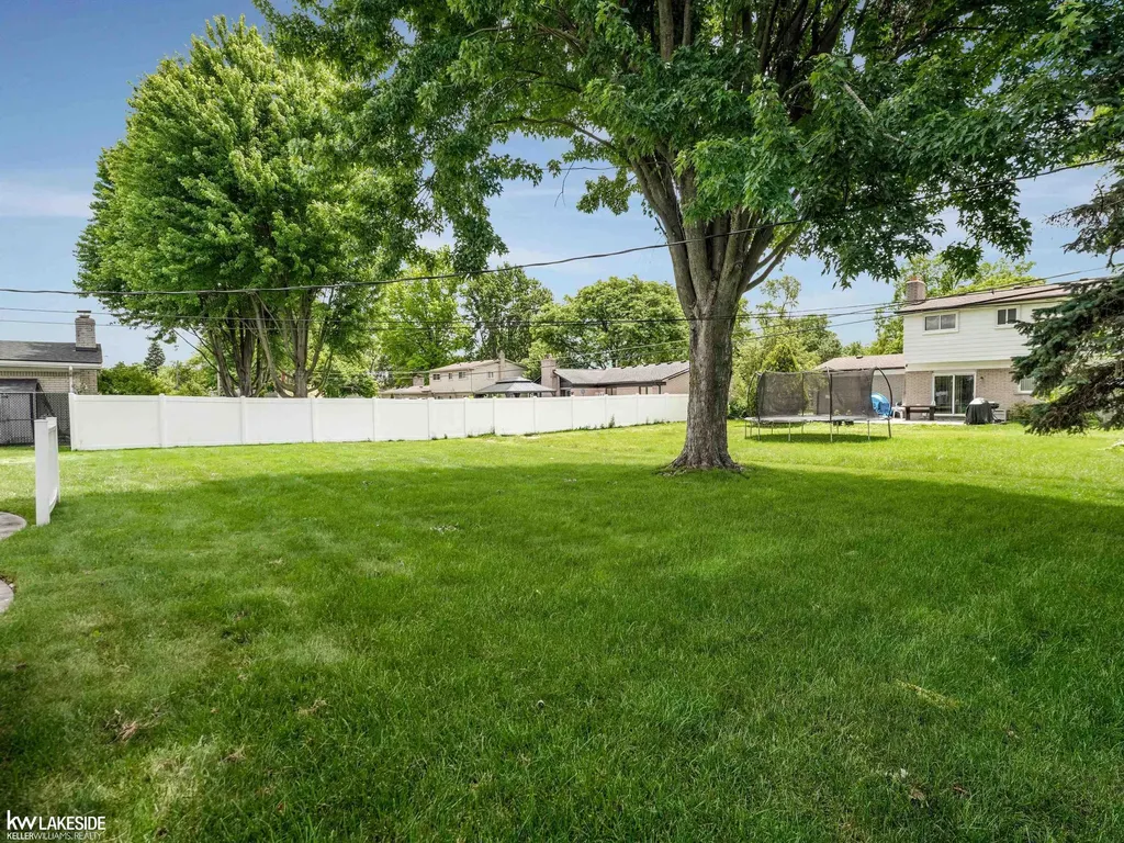 35385 Bobcean Road Clinton Charter Township MI 48035