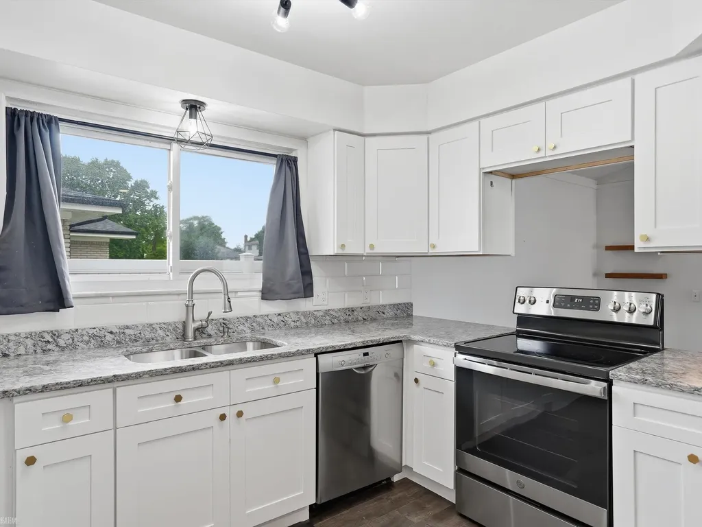 3079 Juanita Drive Sterling Heights City MI 48310