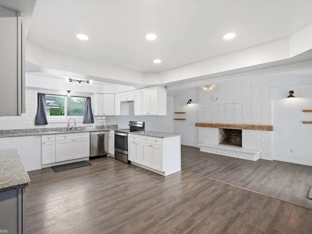 3079 Juanita Drive Sterling Heights City MI 48310