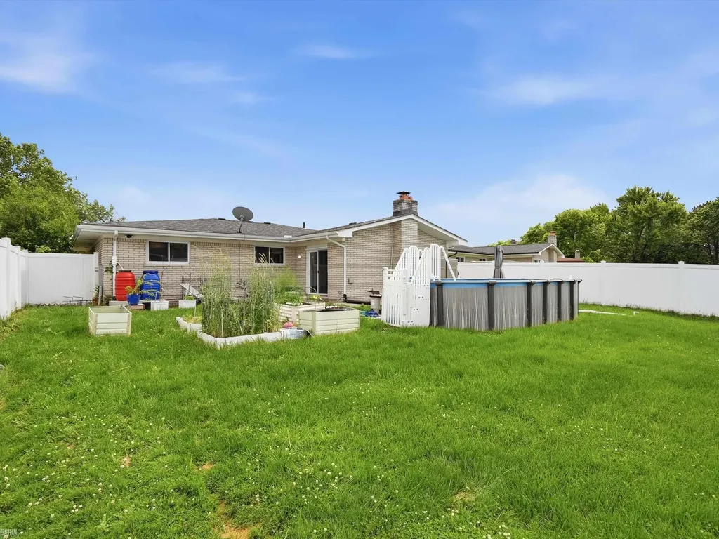 3079 Juanita Drive Sterling Heights City MI 48310