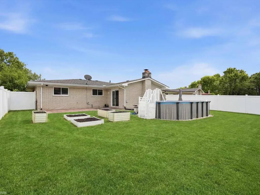 3079 Juanita Drive Sterling Heights City MI 48310