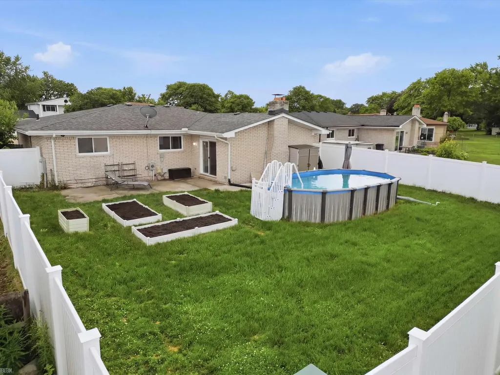 3079 Juanita Drive Sterling Heights City MI 48310