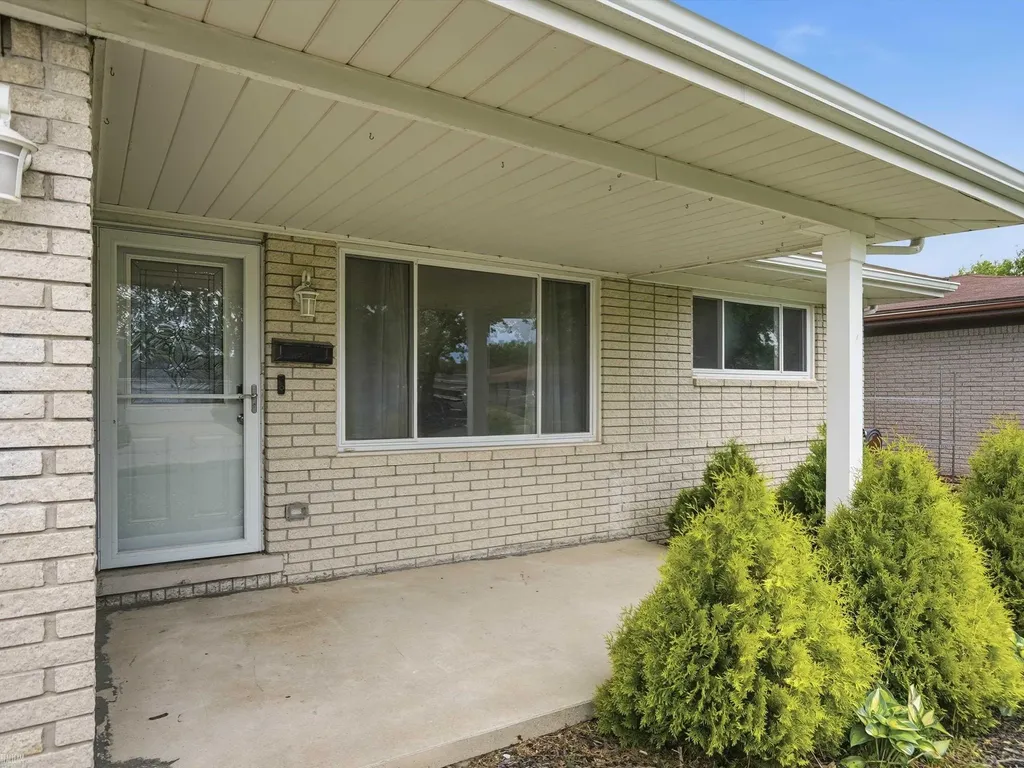 3079 Juanita Drive Sterling Heights City MI 48310